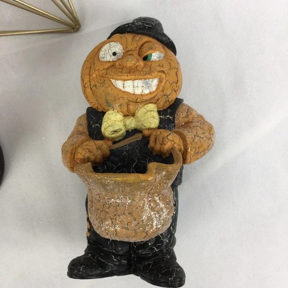 Wicked Witch & Beggar Man & Trick or Treaters - Picture 7 of 9